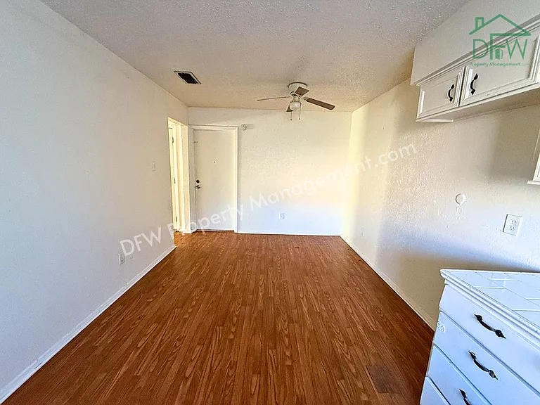 1021 Pleasant Valley Ln — Photo 5