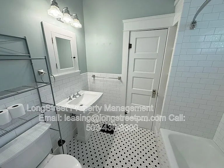 2320 State St — Photo 20