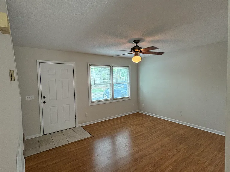 1476 Highway 126 #B8 — Photo 17