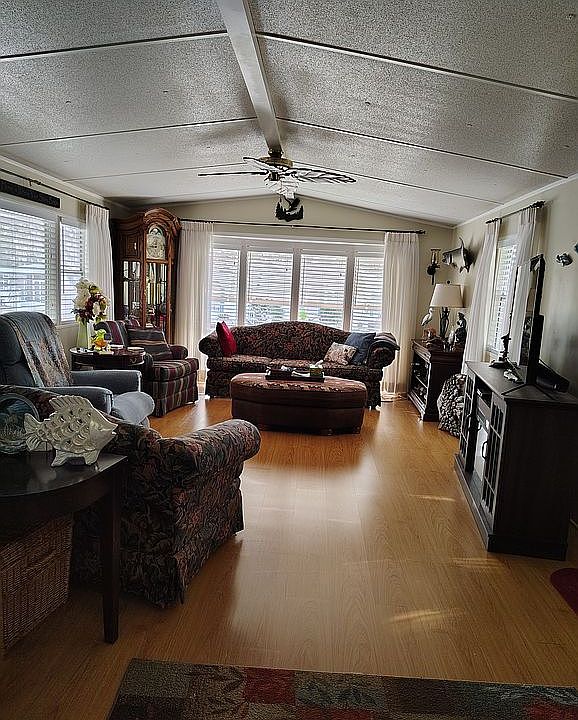 1st image of 394 Camellia Dr