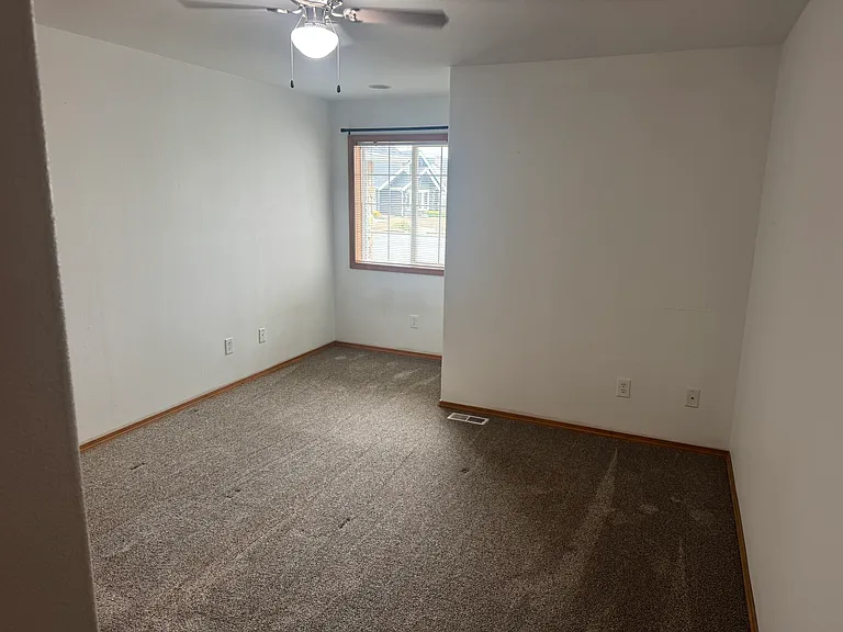 2261 James Cir — Photo 8