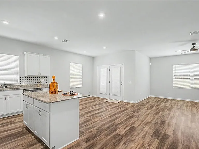 783 Longleaf Dr — Photo 7