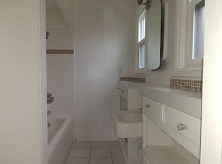 307 W School Ave APT B, Visalia, CA 93291