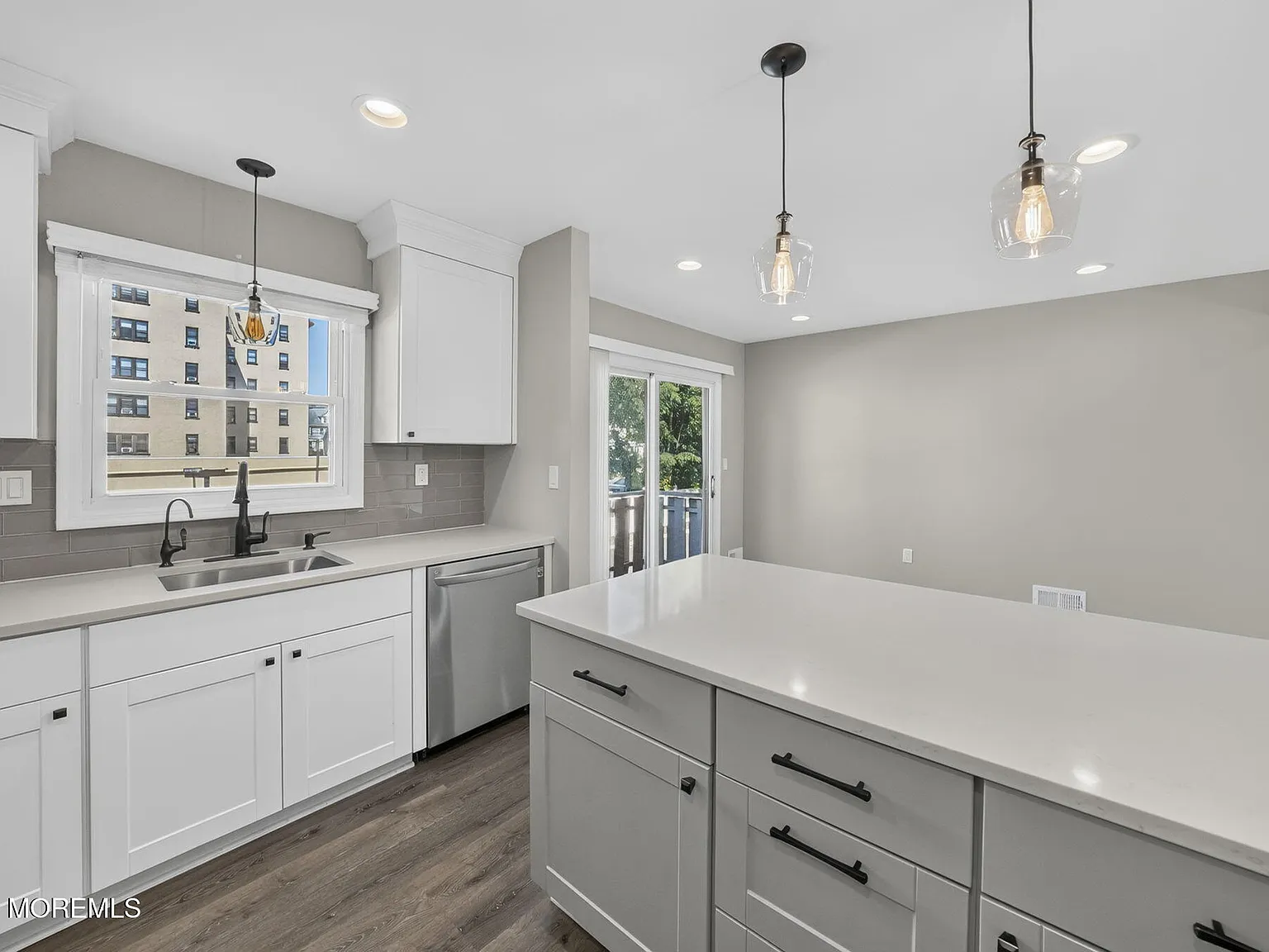 2 bed, 2.5 bath, 1347 sqft, $4,000 — Photo 3