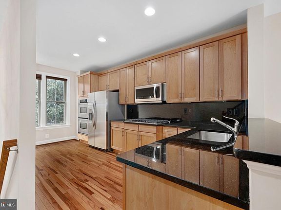 2nd image of 3327 Kemper Rd