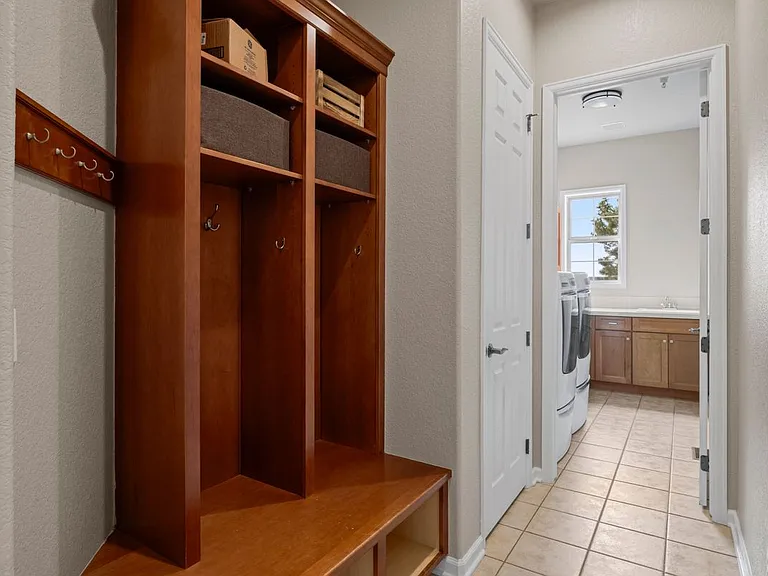 6258 Oxford Peak Ct — Photo 22