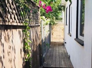 6907 De Longpre Ave, Los Angeles, CA 90028