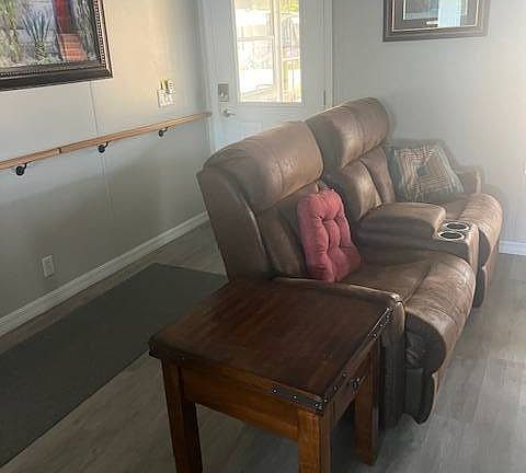 4th image of 532 Astor Way