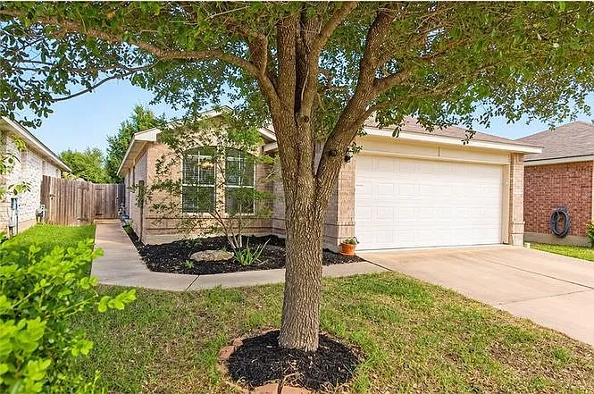 3 bed, 2.0 bath, 1271 sqft, $2,050 — Photo 1