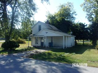 310 S Iroquois St, Goodland, IN