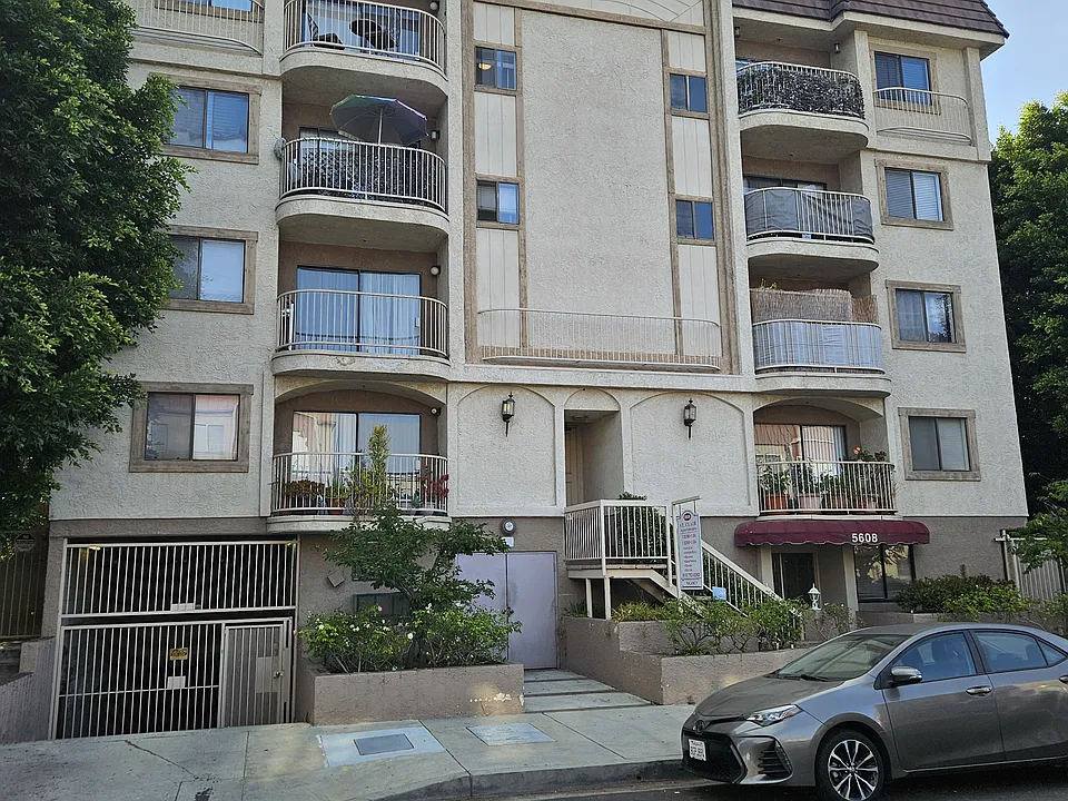 5608 Saint Clair Ave #201