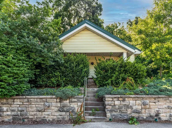 1207 S Lincoln St, Bloomington, IN 47401