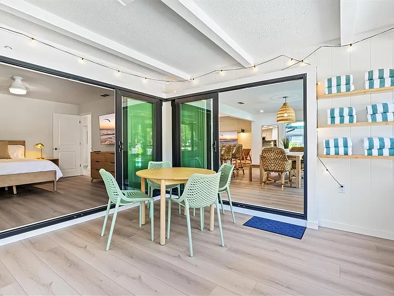 2641 Hyde Park St — Photo 29