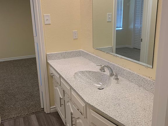 4th image of 405 Ida Bess Dr