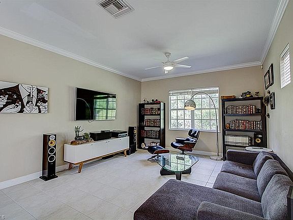 2nd image of 13965 Avon Park Cir