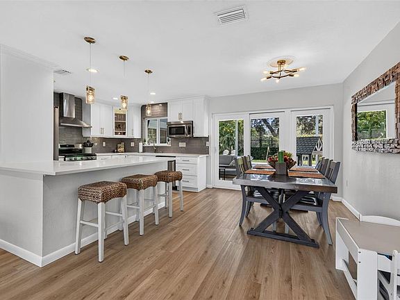 4th image of 1743 DELAWARE AVENUE NE