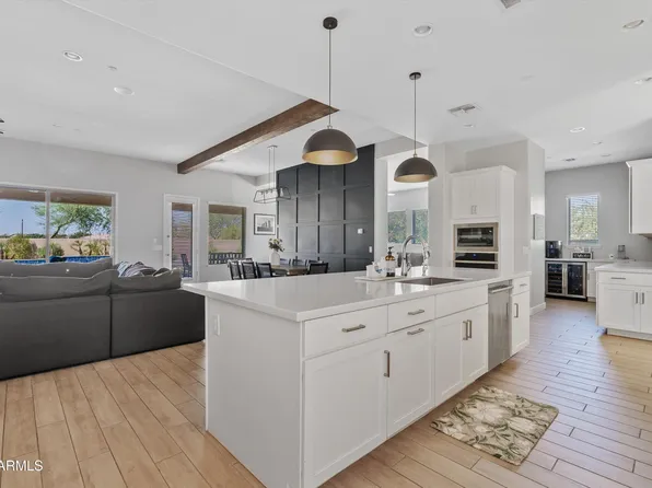 10213 E DIATOMIC Circle, Mesa, AZ 85212