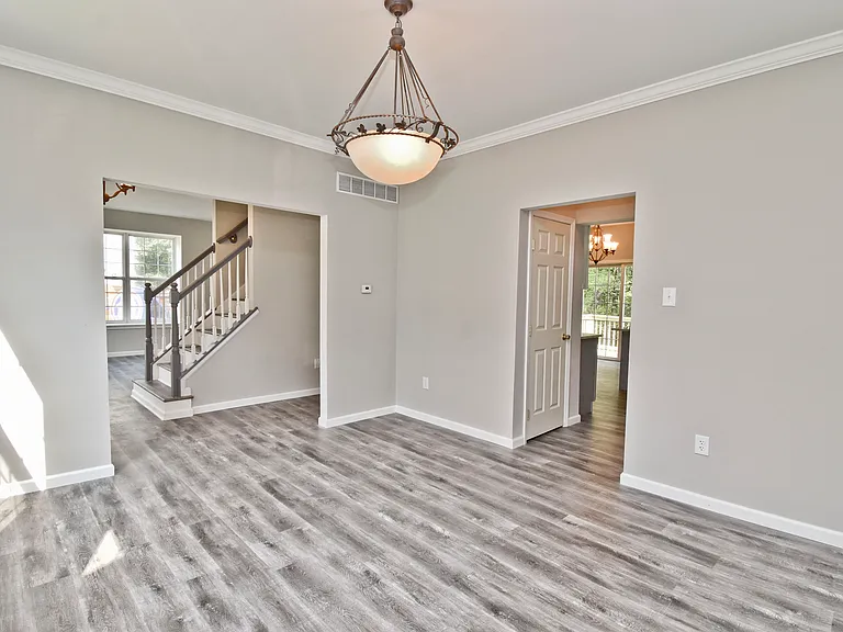 557 Marco Way — Photo 16
