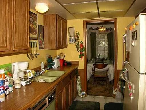 4th image of 5302 CASTLE WAY DR