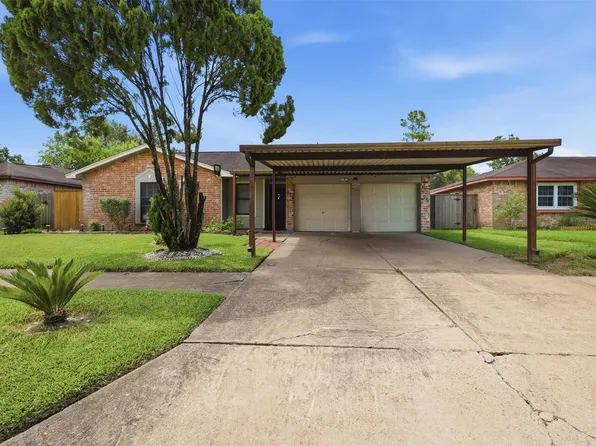 5065 E Ridge Creek Dr, Houston, TX 77053