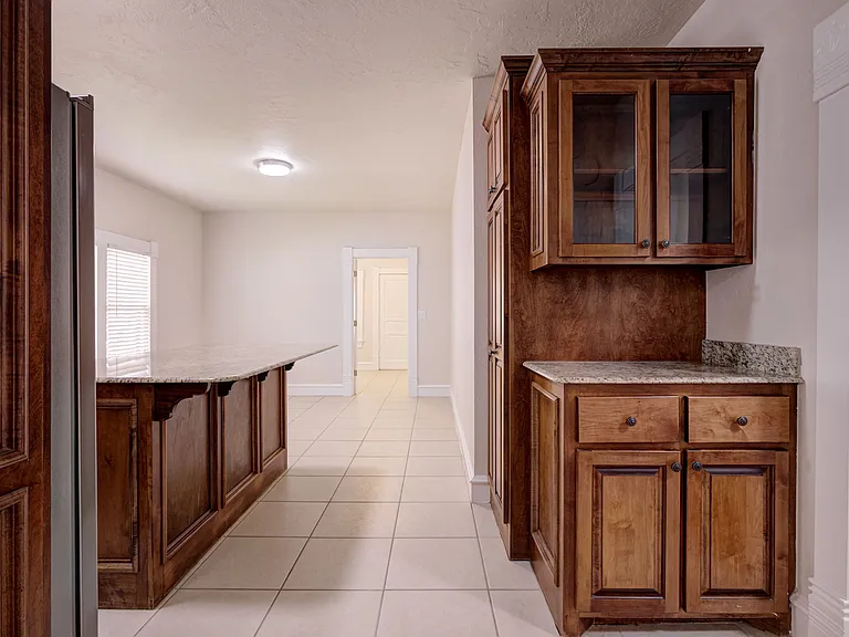 1005 Classen Blvd — Photo 3