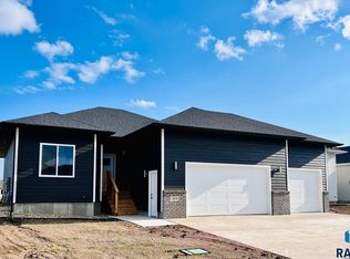 109 Atlantic Cir, Harrisburg, SD 57032