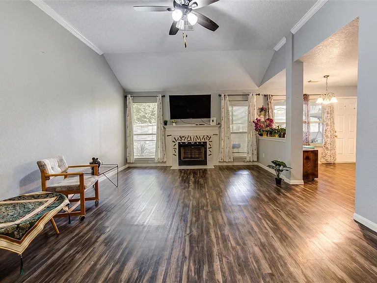 7302 Greenwood Point Dr — Photo 15