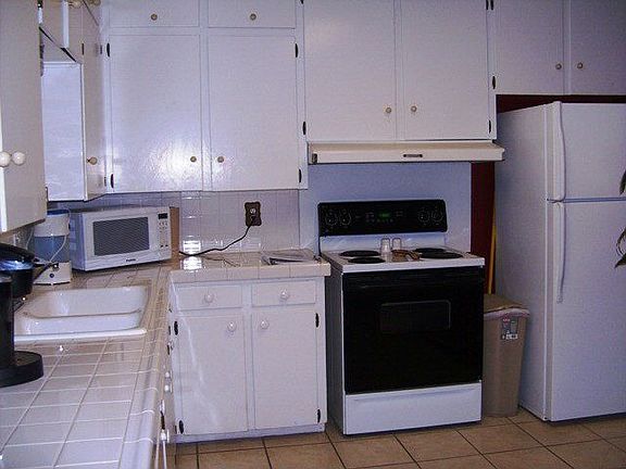 3rd image of 4704 Wilshire Dr