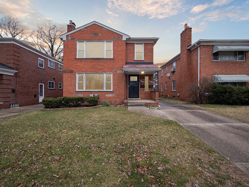 Front street view of property