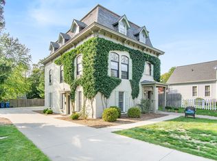 537 Lake Ave, Grand Haven, MI 49417