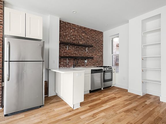 5th image of 1333 Pacific St APT 3