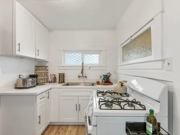 3461 5th St, Riverside, CA 92501