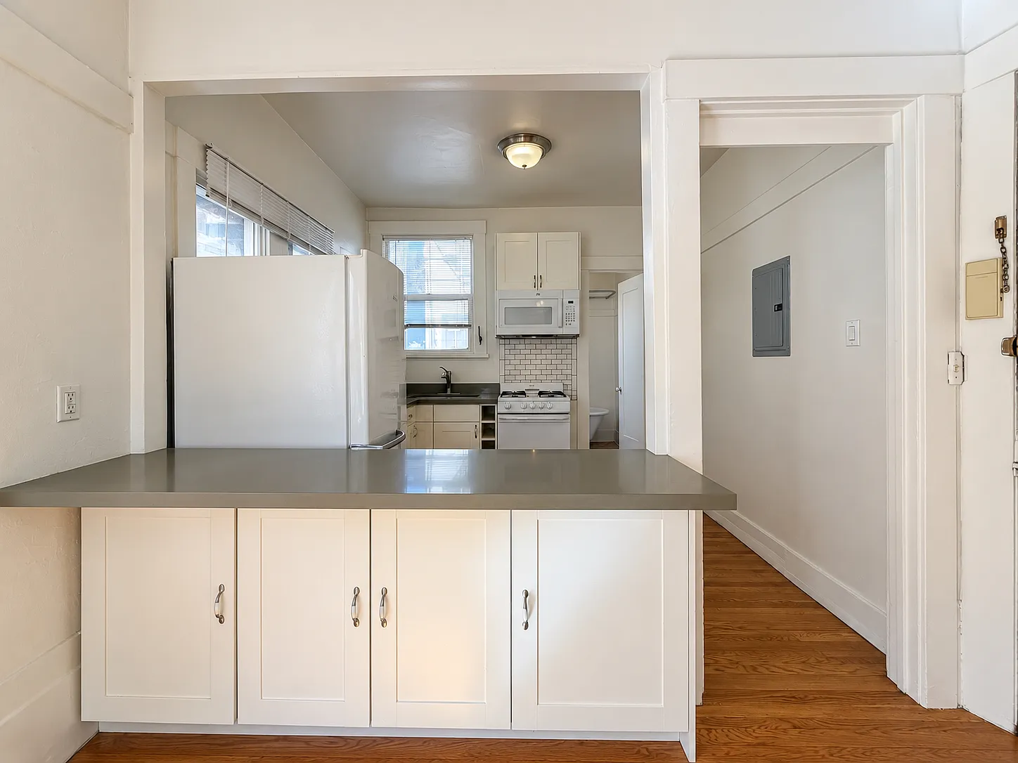 Charming Nob Hill Studio | Pet Friendly & Shared Laundry — Photo 3