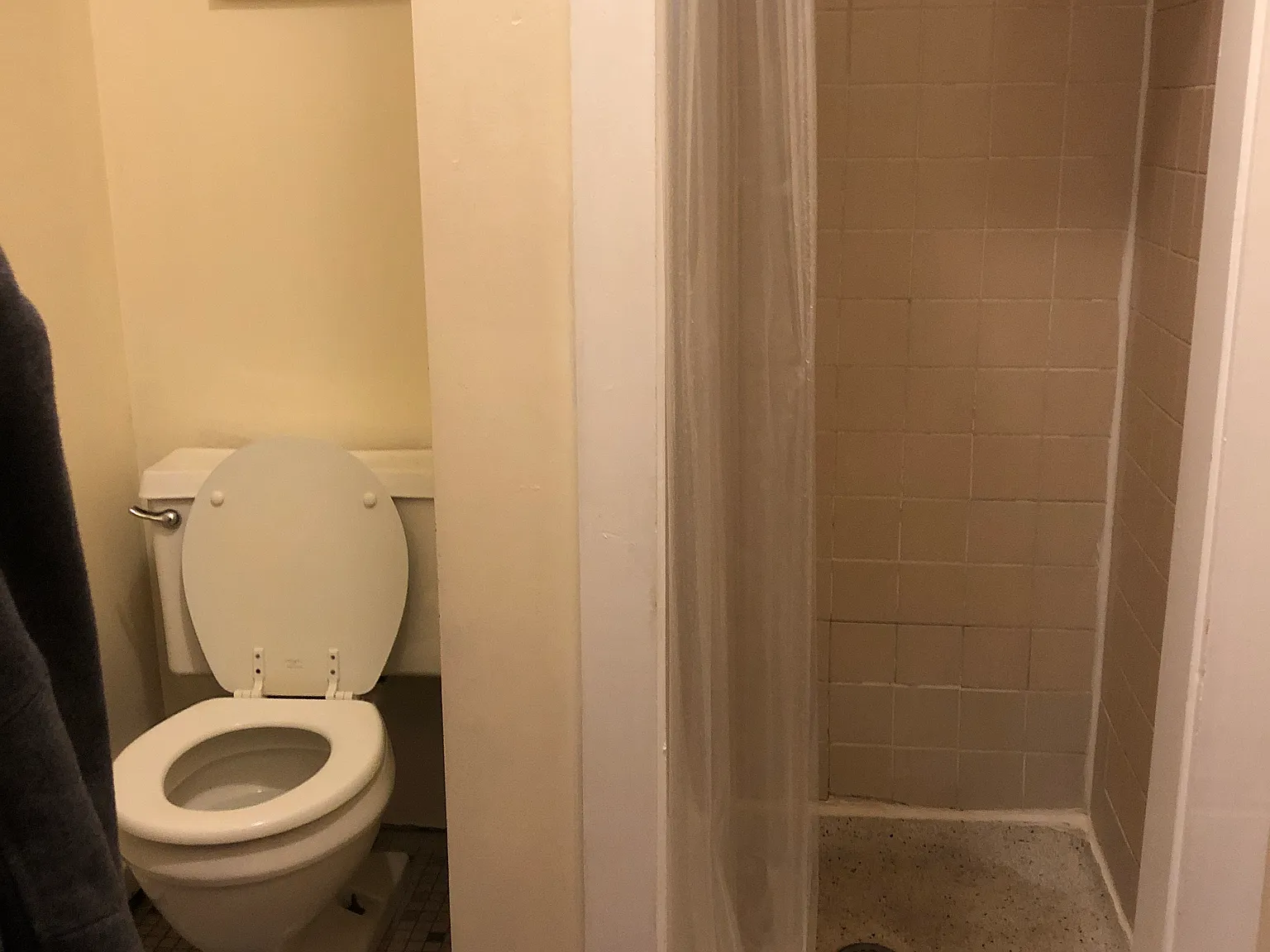 Studio, 450 sqft, $2,600 — Photo 2