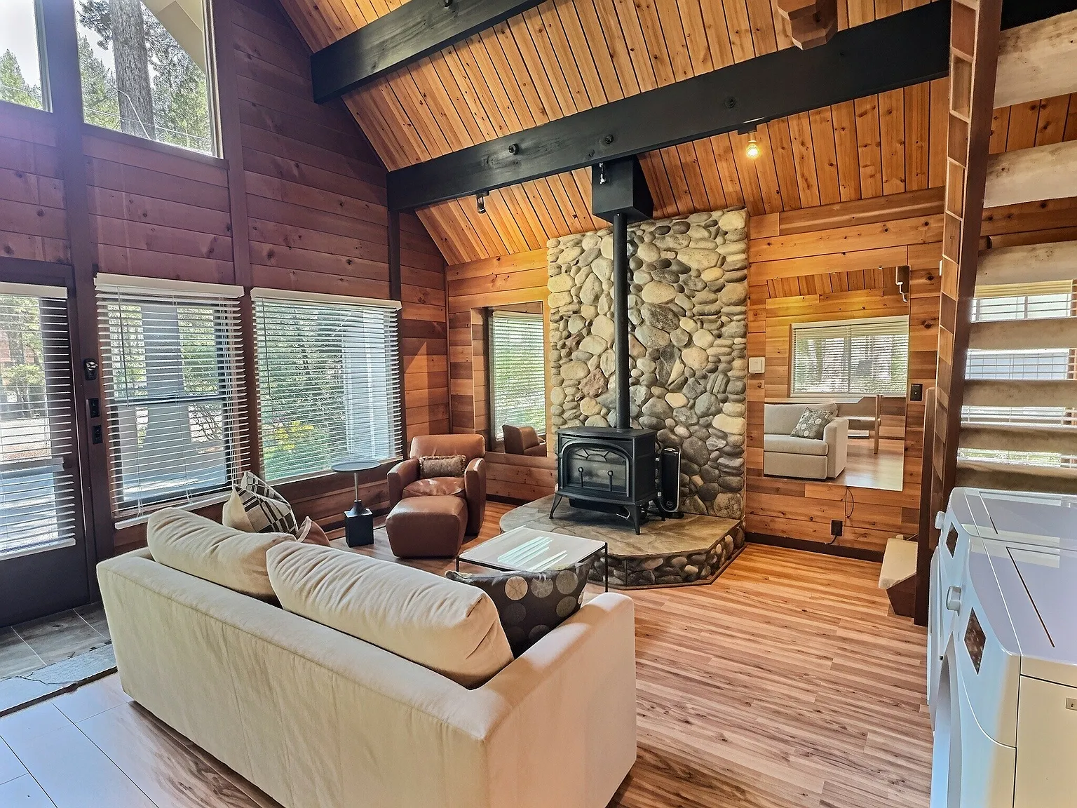 2 bed, 850 sqft, $2,875 — Photo 4