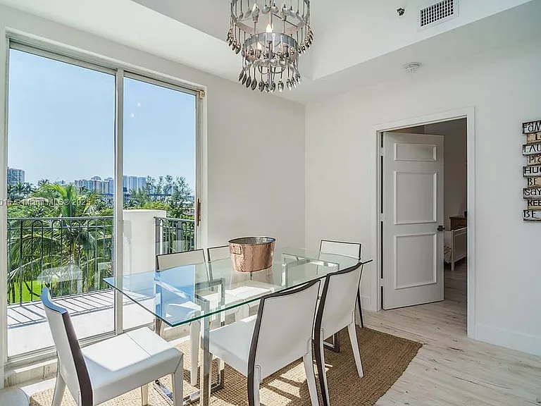 3500 Island Blvd #DPH01 — Photo 23