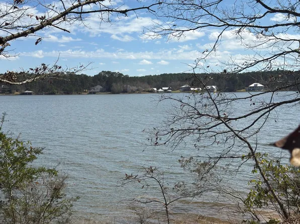 52 Annes Cir, Lumberton, MS 39455