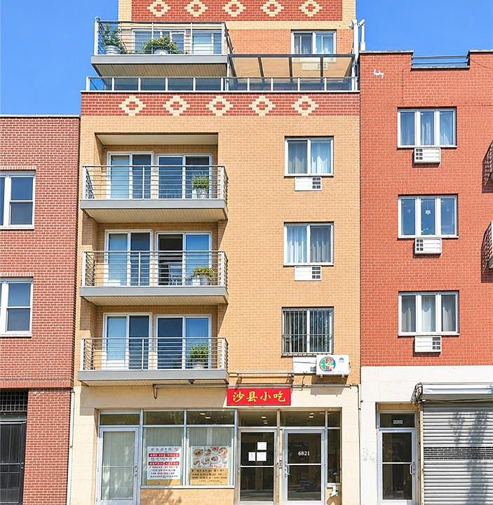 1st image of 4022 8th Ave #5B