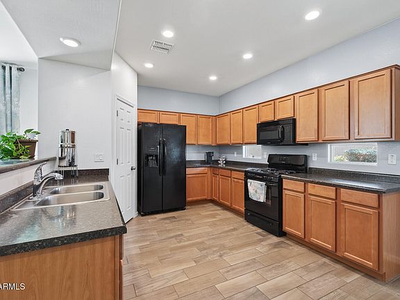 3rd image of 98 S 196th Ln