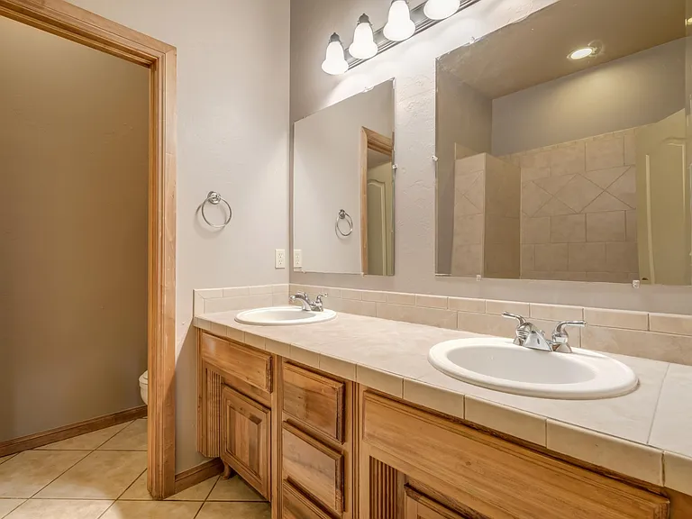 17108 Prestwick Cir — Photo 34
