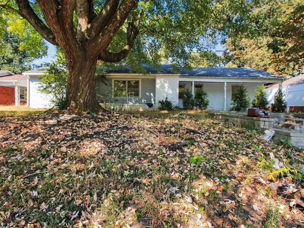 989 McPherson Dr, Madisonville, KY 42431