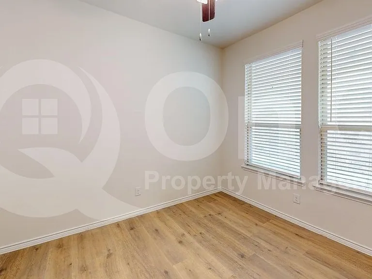 1932 Willie Ray St — Photo 10