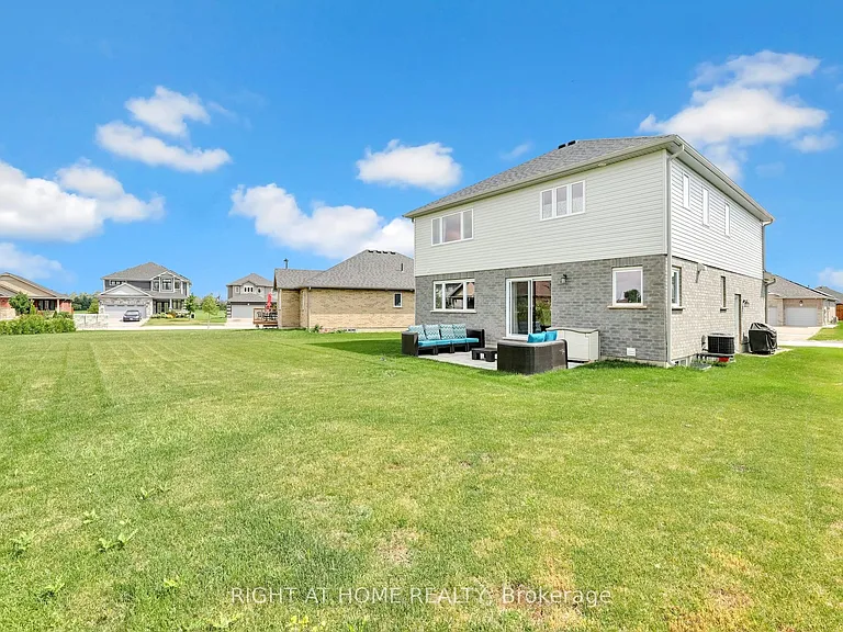 135 Stephenson Way — Photo 15