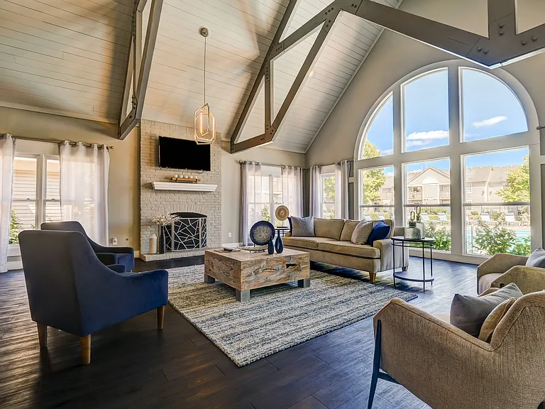 Perimeter Lakes Apartments — Photo 9