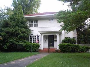 205 Lincoln Ave, Lincoln, IL