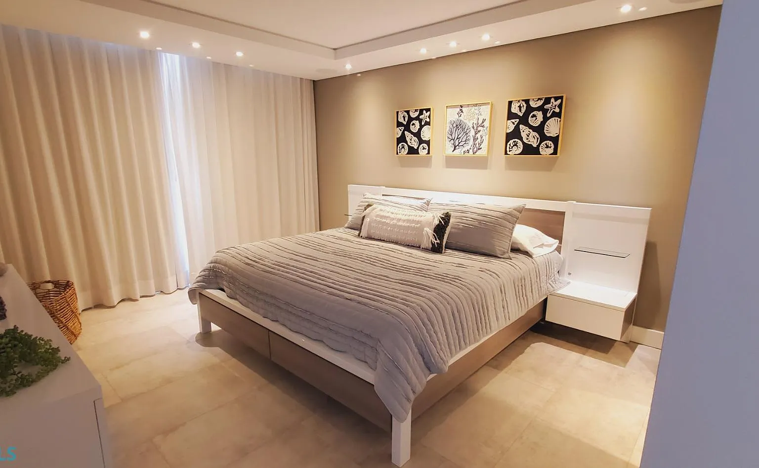 Coral Beach (Condominio) — Photo 1
