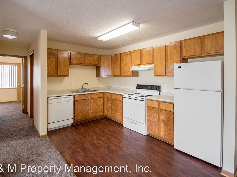 2nd image of 303 S Iowa St #Vv20