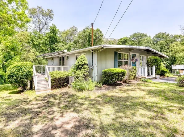 48 Great Woods Rd, Saugus, MA 01906