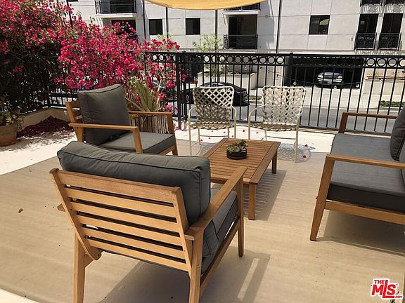 5th image of 1110 Echo Park Ave