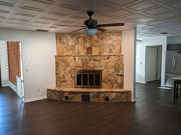 2nd image of 5121 S Pointe Dr